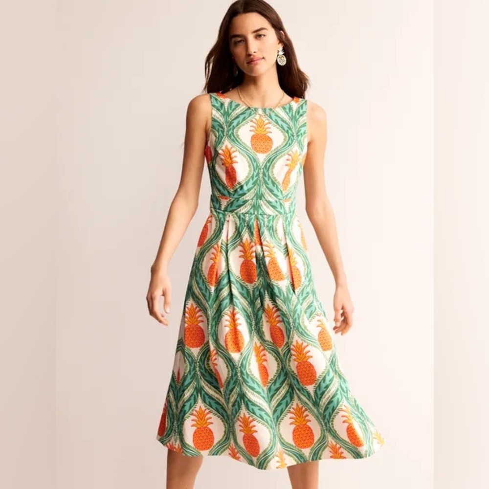 Sleeveless Pleat Midi Dress
Green Tambourine, Pineapple